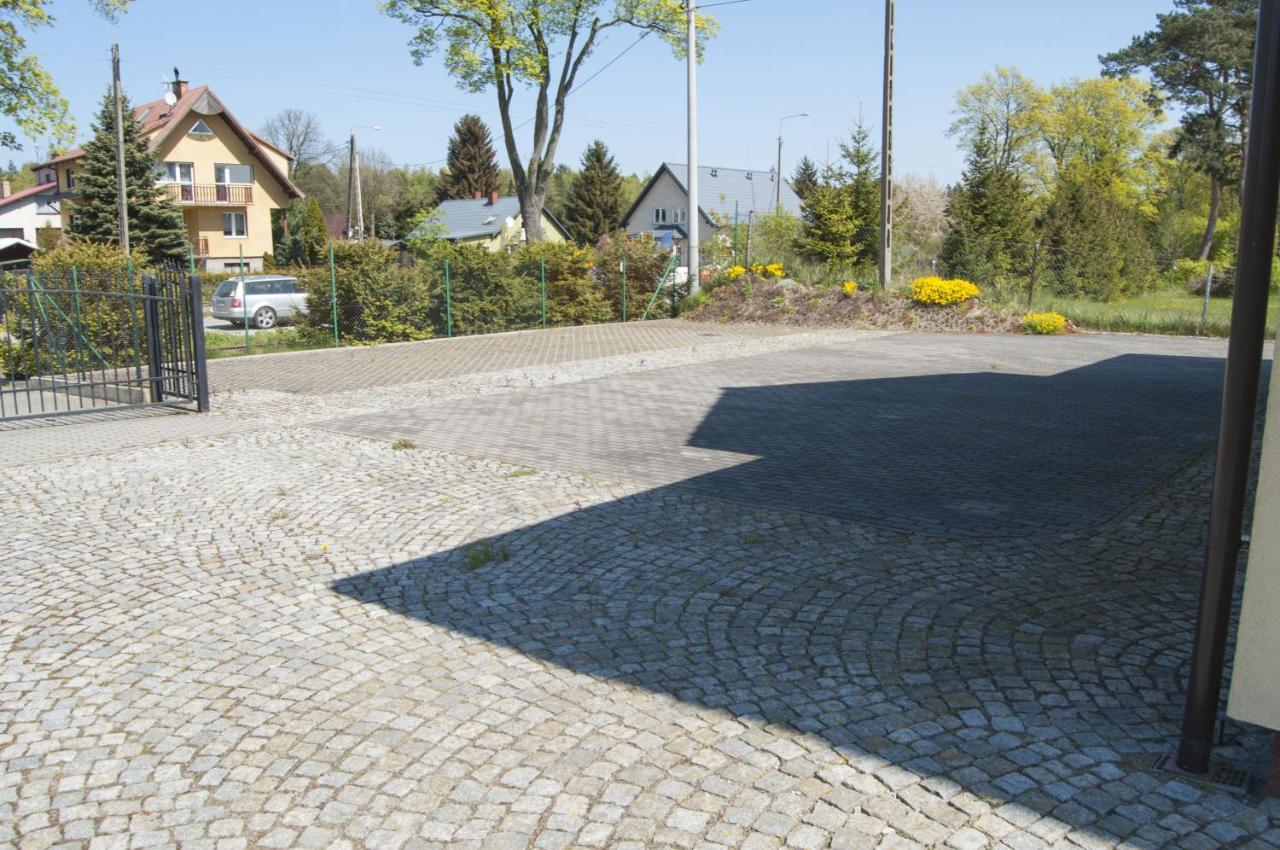 Jantar Pokoje I Domki U Reni Exterior foto