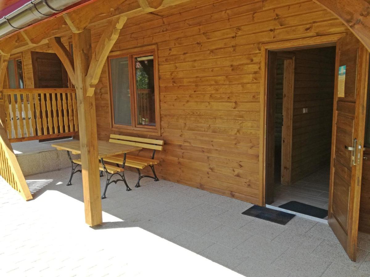 Jantar Pokoje I Domki U Reni Exterior foto
